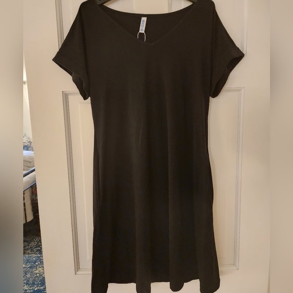 Dresses & Skirts - Black dress